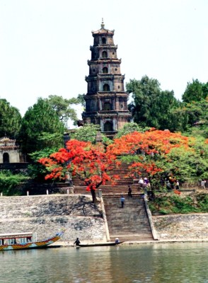 tour chùa Thiên Mụ